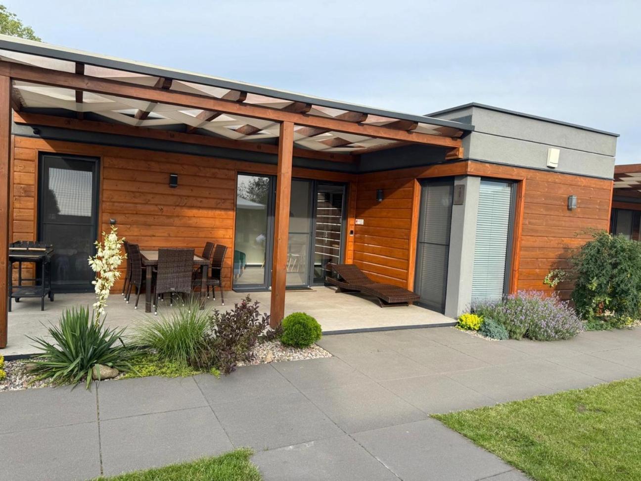 Cisza Bungalows Village / Blisko Natury Nowecin Exteriör bild